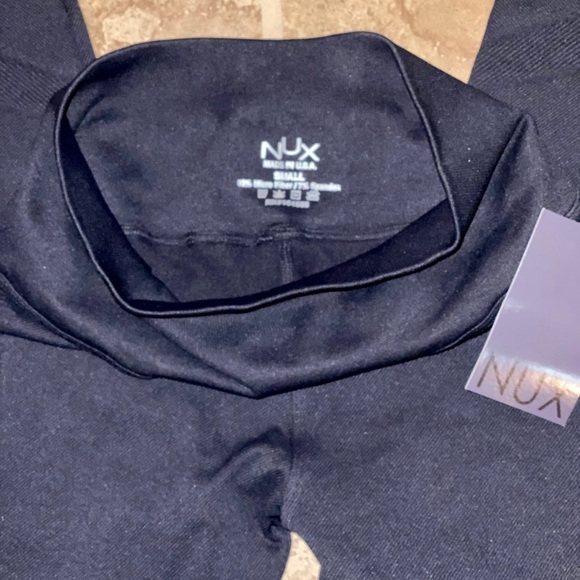 NWT ~ NUX Zigzag Capri Pants Athletic Gear - Picture 6 of 9